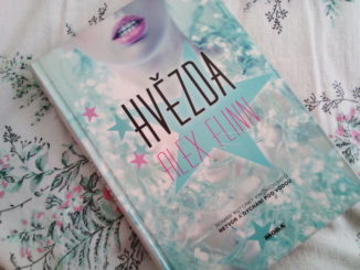 recenze Hvězda: Alex Flinn